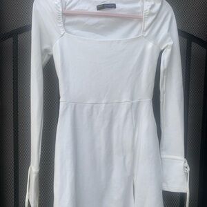 Elegant White Long Sleeve Dress